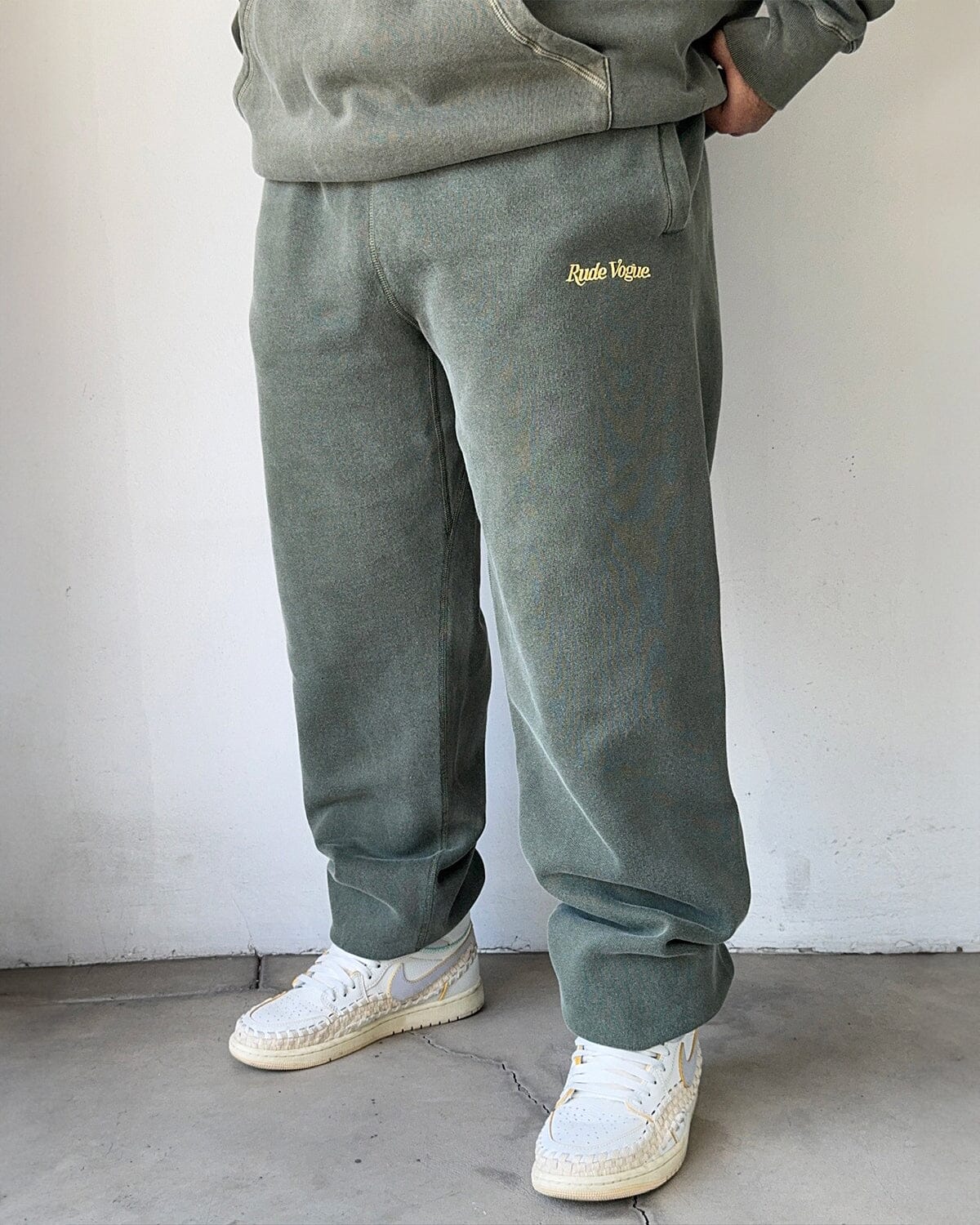WASHED SWEATPANTS - OLIVE / GOLD Sweatpants Rude Vogue